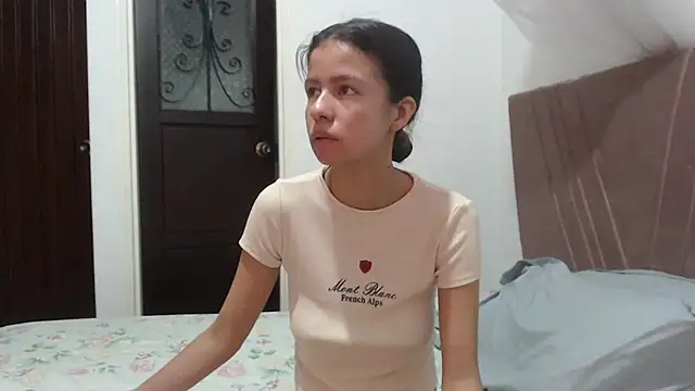 Snapshot of nathaly_jones_ chatting on 02/01/26, 12:15 nathaly jones online show from 02/01/26, 12:15