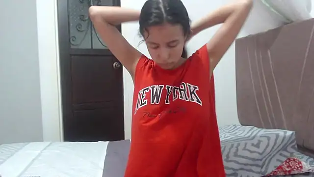 nathaly jones  online show from 04/11/26, 12:20