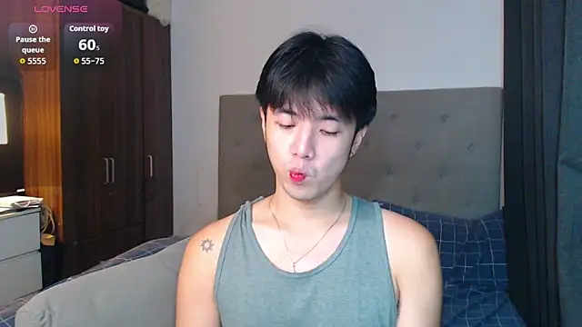 Addictiveboi online show from 10/19/25, 02:12