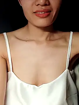 Snapshot of Hinna_x chatting on 09/13/25, 02:39 Hinna x online show from 09/13/25, 02:39