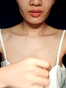 Snapshot of Hinna_x chatting on 09/28/25, 01:22 Hinna x online show from 09/28/25, 01:22