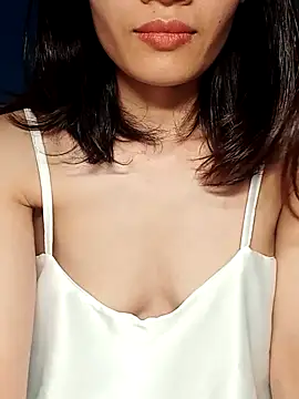 Snapshot of Hinna_x chatting on 10/07/25, 08:55 Hinna x online show from 10/07/25, 08:55