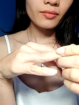 Snapshot of Hinna_x chatting on 10/25/25, 03:14 Hinna x online show from 10/25/25, 03:14