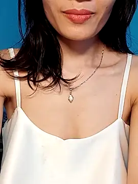 Snapshot of Hinna_x chatting on 11/13/25, 07:51 Hinna x online show from 11/13/25, 07:51