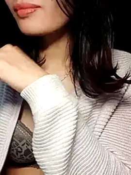 Snapshot of Hinna_x chatting on 11/17/25, 08:47 Hinna x online show from 11/17/25, 08:47