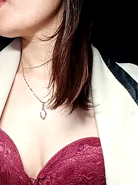 Snapshot of Hinna_x chatting on 11/20/25, 02:50 Hinna x online show from 11/20/25, 02:50