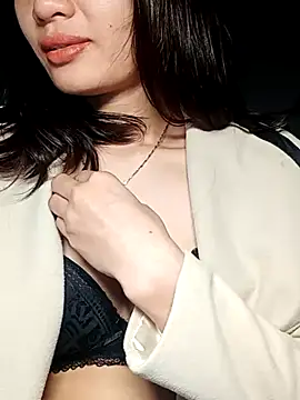 Snapshot of Hinna_x chatting on 11/25/25, 08:20 Hinna x online show from 11/25/25, 08:20