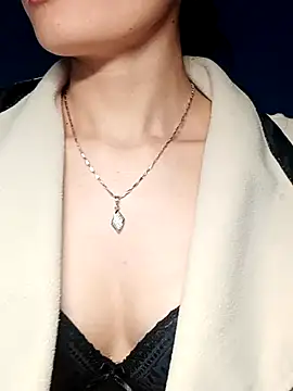 Snapshot of Hinna_x chatting on 11/29/25, 01:52 Hinna x online show from 11/29/25, 01:52