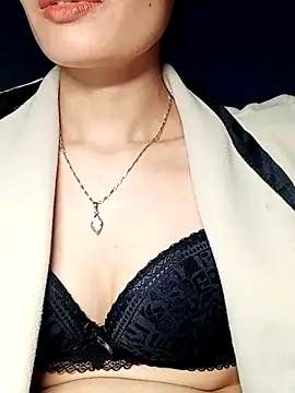 Snapshot of Hinna_x chatting on 12/01/25, 02:16 Hinna x online show from 12/01/25, 02:16