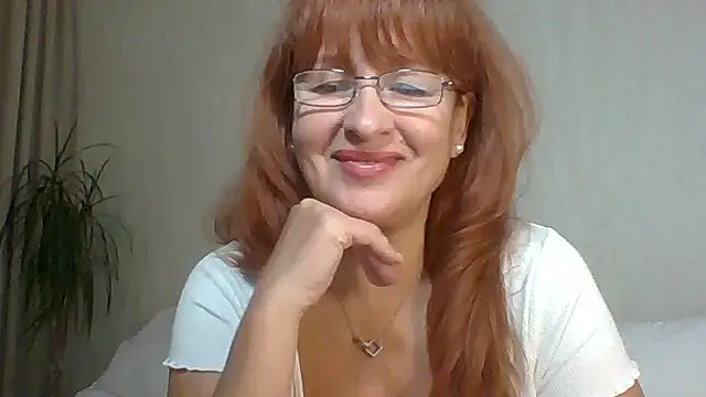 Snapshot of Marellaa chatting on 10/21/25, 06:36 Marellaa online show from 10/21/25, 06:36