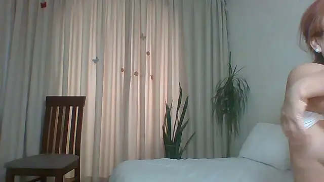 Snapshot of Marellaa chatting on 11/27/25, 06:26 Marellaa online show from 11/27/25, 06:26