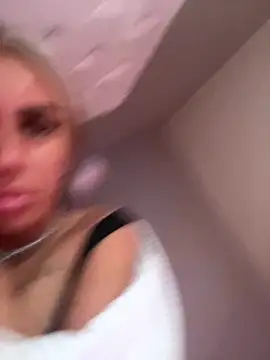 EllieMaeBaby online show from 11/21/25, 09:41