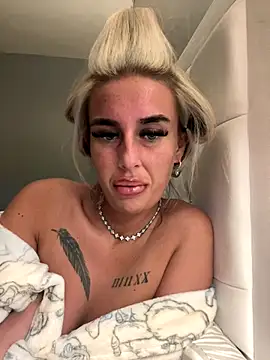 EllieMaeBaby online show from 11/24/25, 10:42