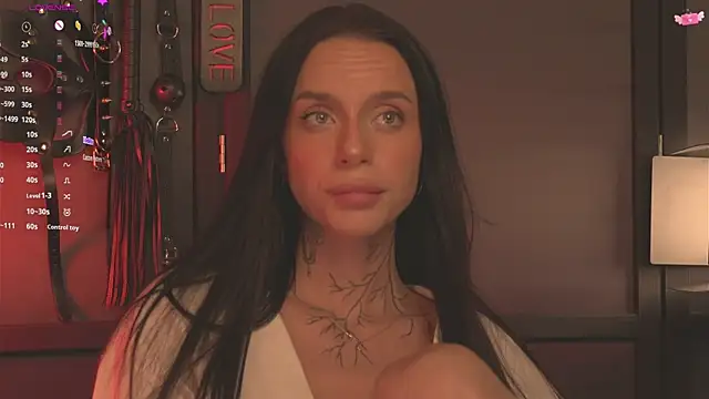 Snapshot of livia_starwars chatting on 09/18/25, 09:39 livia starwars online show from 09/18/25, 09:39