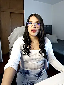 asumi 18 online show from 11/28/25, 09:50