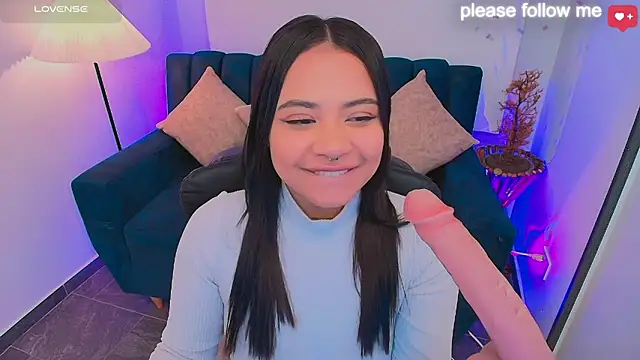 nicemiiaa7  online show from 05/13/26, 06:22