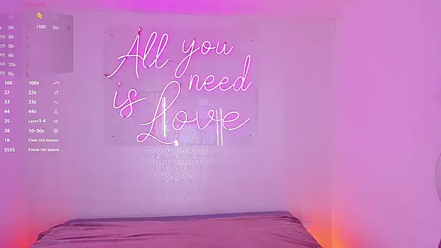 aleksandramiller  online show from 11/11/25, 12:38