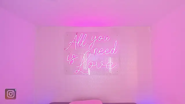 aleksandramiller  online show from 01/06/26, 12:31