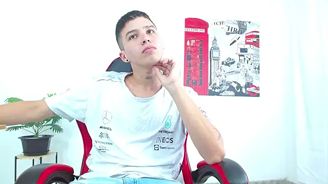 Cumandres18 online show from 10/01/25, 01:50