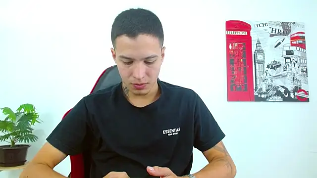 Cumandres18 online show from 04/22/26, 02:51