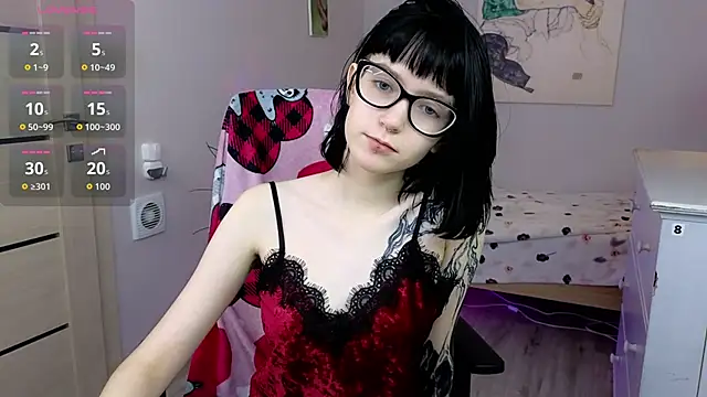 Snapshot of HazelTompson chatting on 10/03/25, 08:28 HazelTompson online show from 10/03/25, 08:28