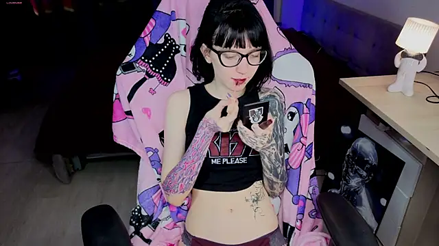 HazelTompson online show from 03/14/26, 07:25