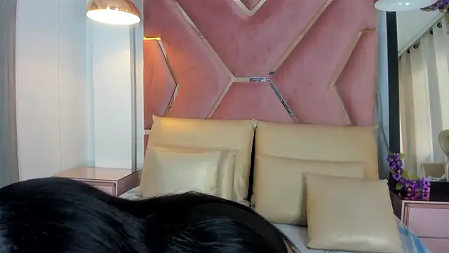 Snapshot of YallianaBrooks chatting on 02/02/26, 08:18 YallianaBrooks online show from 02/02/26, 08:18