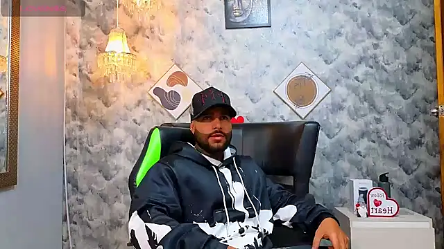 Snapshot of Apolo_rousse1 chatting on 02/28/26, 11:17 Apolo rousse1 online show from 02/28/26, 11:17