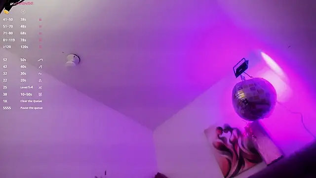 Snapshot of Lola_wish1 chatting on 11/18/25, 04:17 Lola wish1 online show from 11/18/25, 04:17