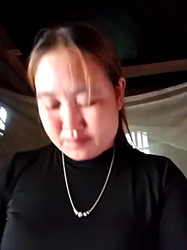 Snapshot of tthun1 chatting on 04/05/26, 01:03 tthun1 online show from 04/05/26, 01:03