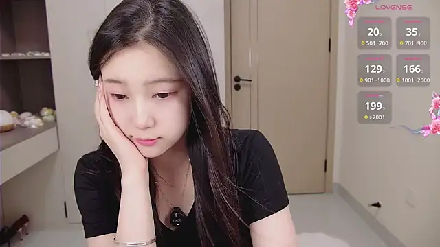 Snapshot of seoYuki chatting on 09/23/25, 01:47 seoYuki online show from 09/23/25, 01:47