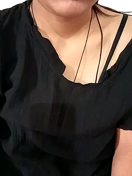 Snapshot of Vandana-Singh chatting on 11/23/25, 07:41 Vandana-Singh online show from 11/23/25, 07:41