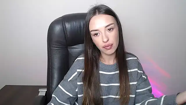 BonnieX  online show from 11/30/25, 12:20