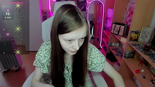 AliceHaris online show from 11/12/25, 03:18