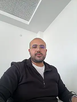 Snapshot of Burak6850 chatting on 11/05/25, 10:37 Burak6850 online show from 11/05/25, 10:37