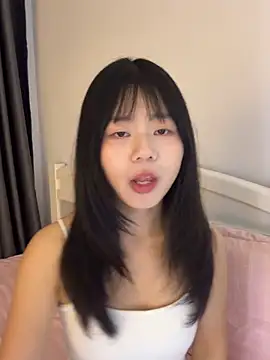 Ella-A9 online show from 10/17/25, 07:05