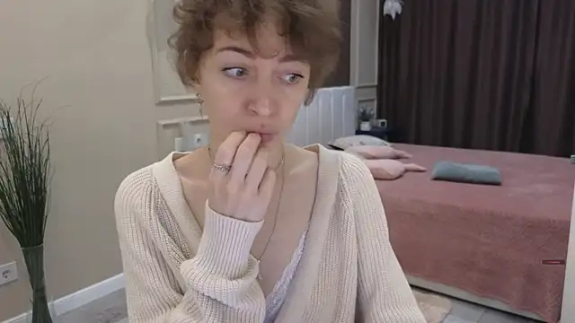 daniellia  online show from 10/14/25, 08:59