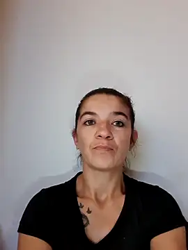 Snapshot of alinaalinutzq chatting on 11/01/25, 06:37 alinaalinutzq online show from 11/01/25, 06:37