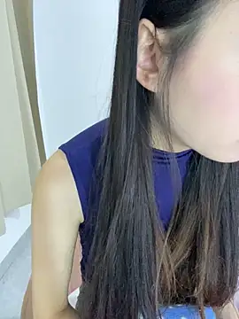 Snapshot of MengMeng0515 chatting on 06/07/26, 02:21 MengMeng0515 online show from 06/07/26, 02:21