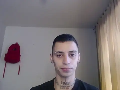 Snapshot of xalejo_max chatting on 10/14/25, 03:02 xalejo max online show from 10/14/25, 03:02