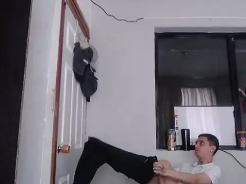 Snapshot of xalejo_max chatting on 10/28/25, 03:04 xalejo max online show from 10/28/25, 03:04