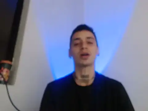 Snapshot of xalejo_max chatting on 11/02/25, 02:30 xalejo max online show from 11/02/25, 02:30