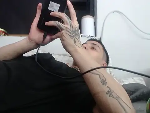 Snapshot of xalejo_max chatting on 11/14/25, 05:11 xalejo max online show from 11/14/25, 05:11