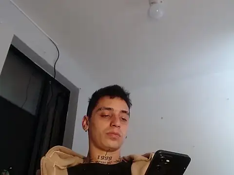 Snapshot of xalejo_max chatting on 11/25/25, 05:46 xalejo max online show from 11/25/25, 05:46