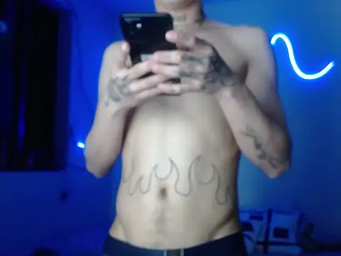 Snapshot of xalejo_max chatting on 11/29/25, 10:46 xalejo max online show from 11/29/25, 10:46