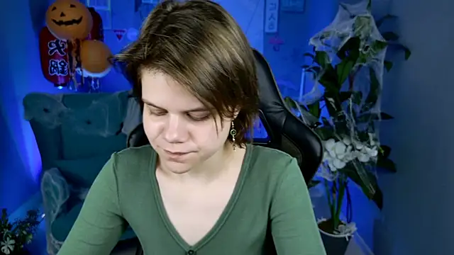 EllieMurler online show from 10/24/25, 09:06