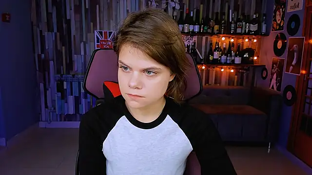 EllieMurler online show from 11/11/25, 09:09