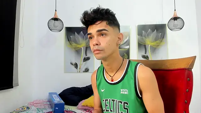 Violet Dream2 online show from 04/18/26, 02:43