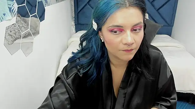 Snapshot of Kiara_Cruz__ chatting on 09/14/25, 01:05 Kiara Cruz online show from 09/14/25, 01:05