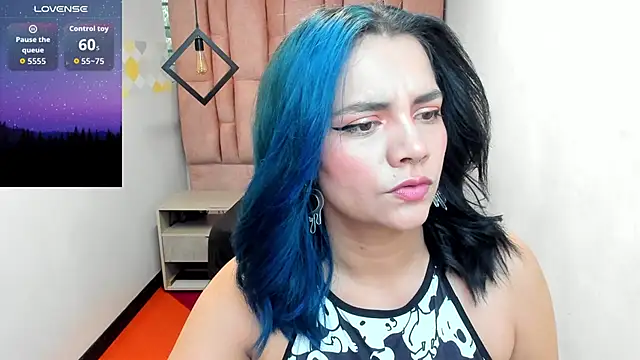 Snapshot of Kiara_Cruz__ chatting on 10/07/25, 08:06 Kiara Cruz online show from 10/07/25, 08:06